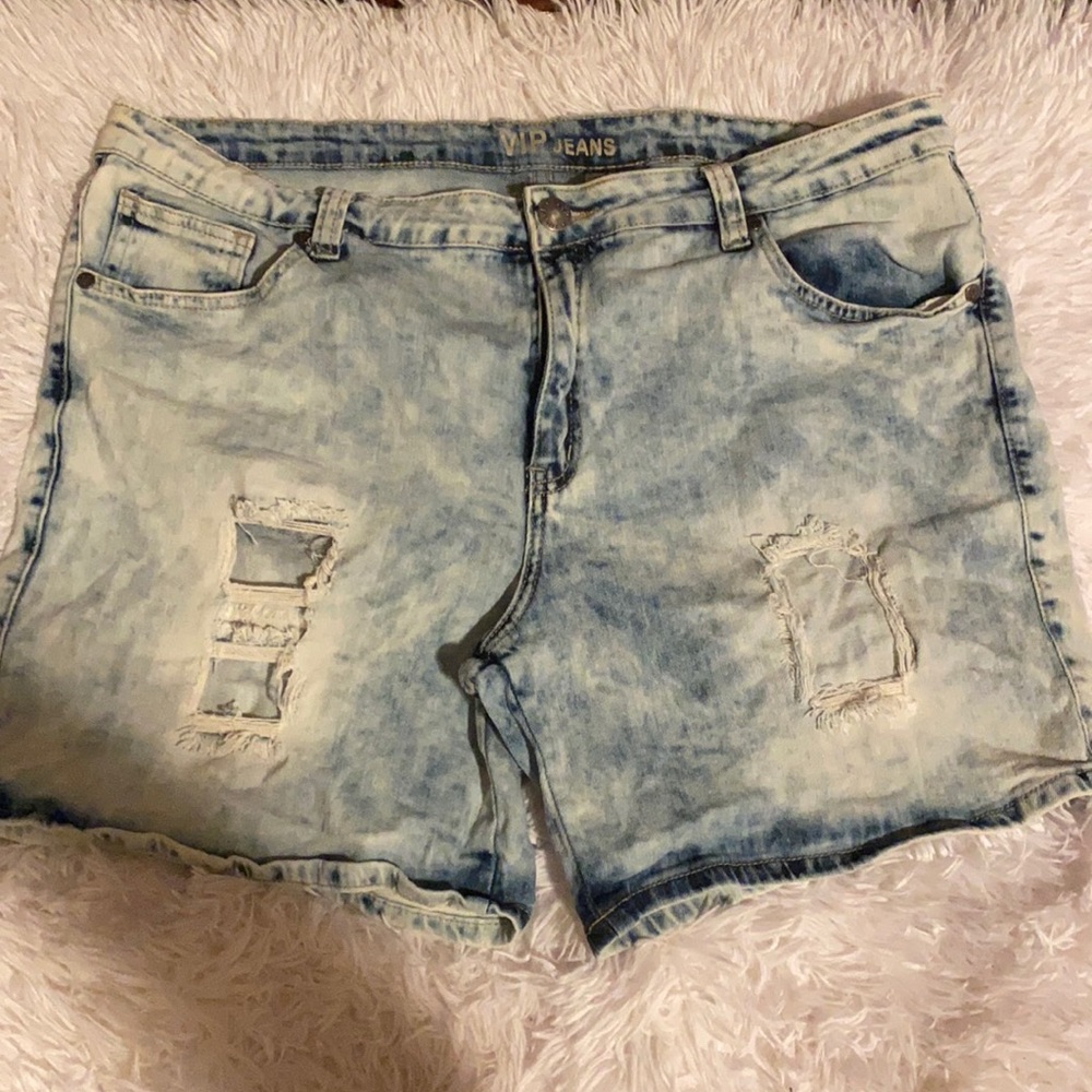 Like new acid wash denim shorts.
